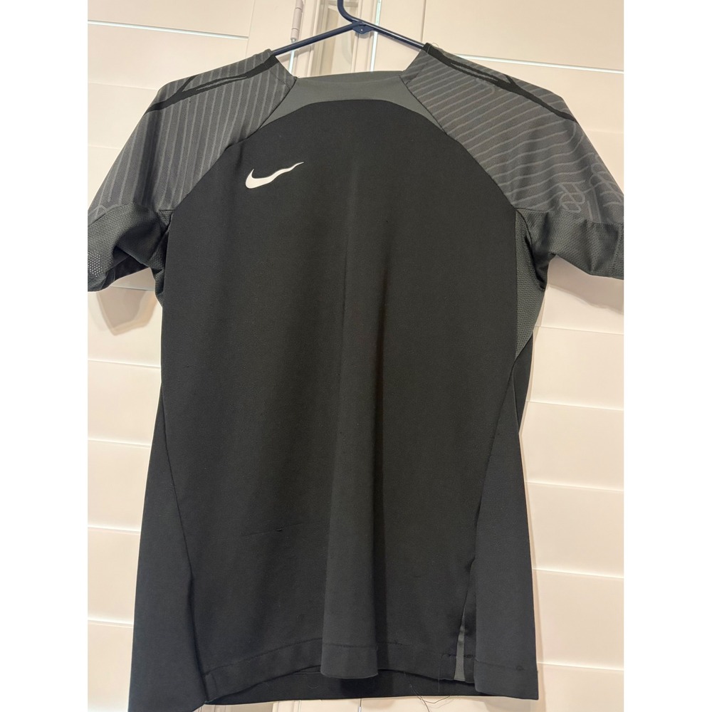 Nike Mens Dri-FIT Soccer Training Jersey Black Grey Short Sleeve Shirt Small